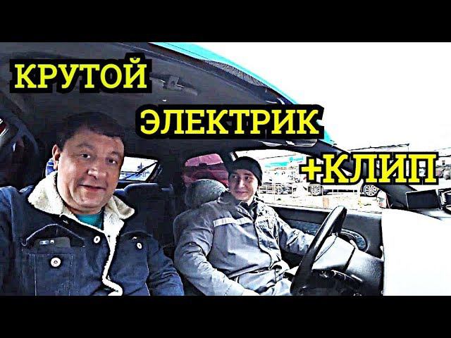 Автоэлектрик снимается в клипе. Автосервис