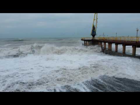 Шторм (г.Сочи, 13.01.2017г.)