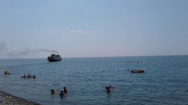АБХАЗИЯ сегодня ЦАНДРИПШ 2023 прогулочный теплоход расписание, галечный пляж