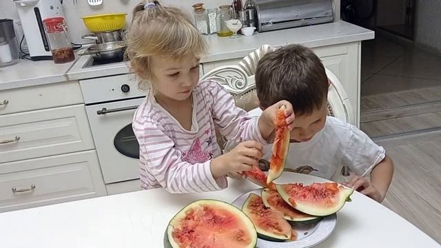 #арбузы_в_Башкирии#шуга_беби Наши арбузики!Снимаем пробу!.mp4