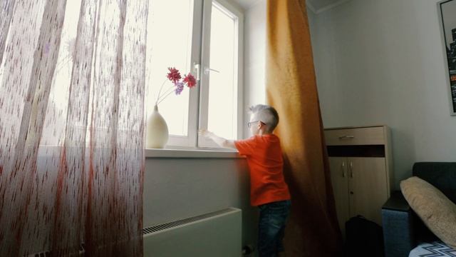 Дети о безопасности: один дома