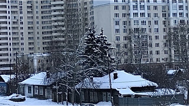 Высотки наступают! Остатки частного сектора!