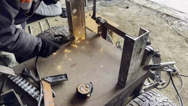 Крепим сиденье на мини-трактор