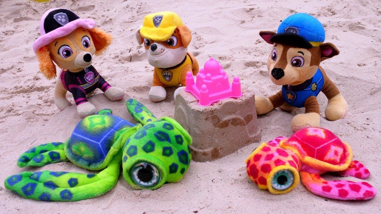 Игрушки Щенячий Патруль помогают черепашкам найти домик — Видео ИГРУШКИ для самых маленьких