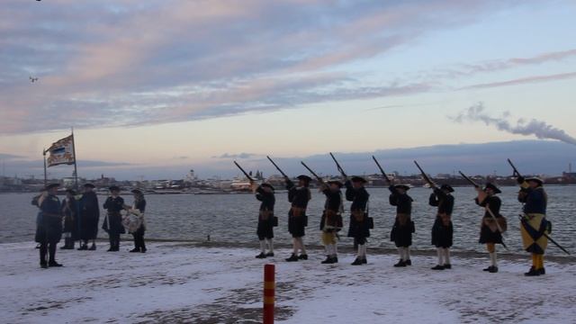 Хельсинки. Финская реконструкция шведского войска XVIII века в крепости Свеаборг. Тра-та-та!!!!!!!!!
