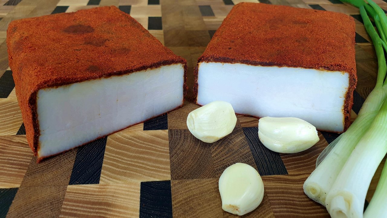 Обалденный ШПИК ПО-ВЕНГЕРСКИ - домашнее сало вкусный рецепт с чесноком.  Рецепт сала.