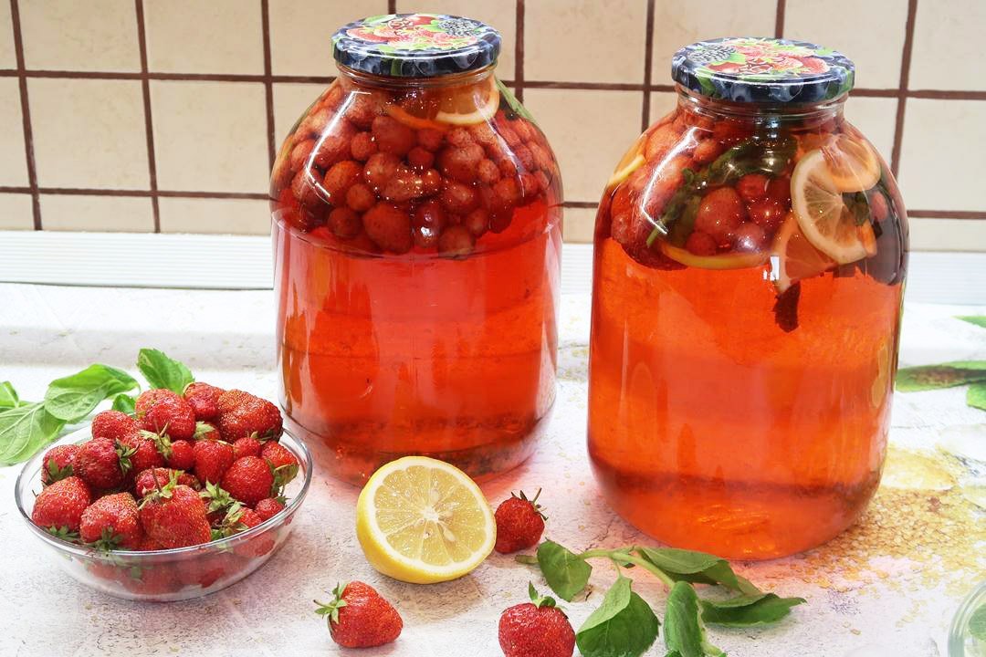 Клубничный мохито с лимоном и мятой