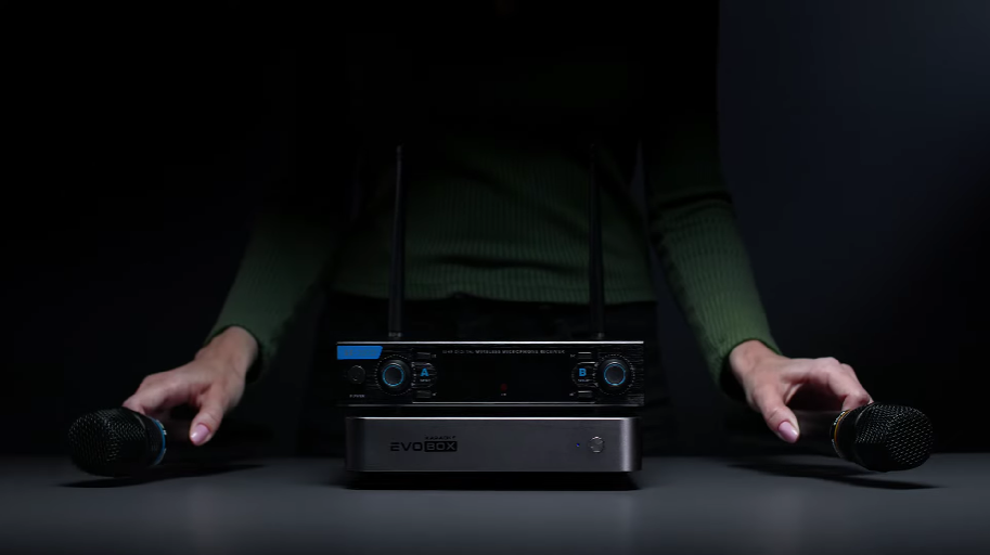 EVOBOX Plus: встроенный ресивер для микрофонов и никаких проводов