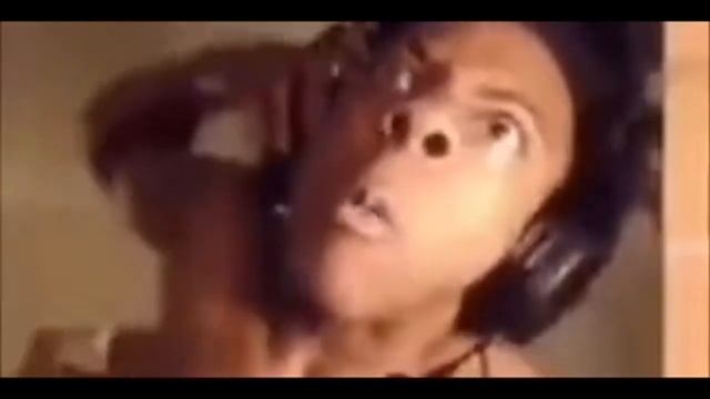 Негр орет как сирена (оригинал)