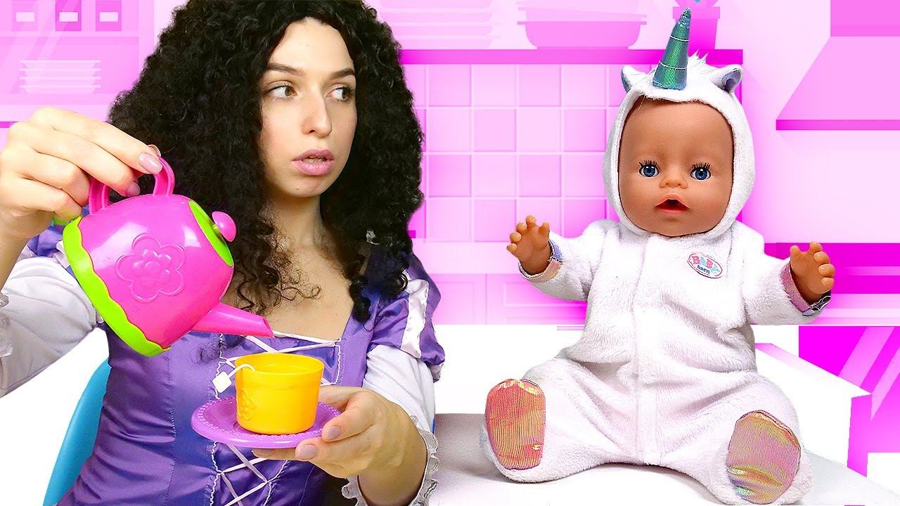 Принцессы Дисней и Беби Бон. Готовим еду для куклы Как Мама! Смешные видео игры одевалки для девочек