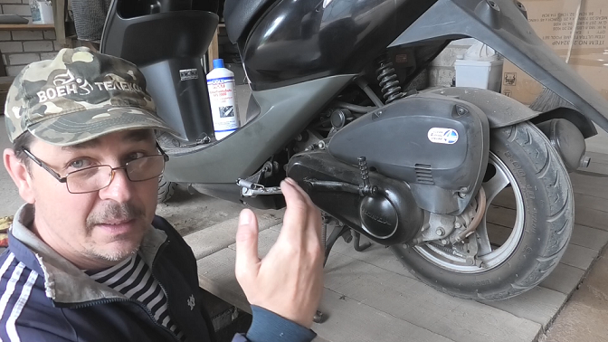 HONDA DIO AF-55E Подробно как поменять масла антифриз и масло в редукторе на HONDA DIO AF-55E.mp4