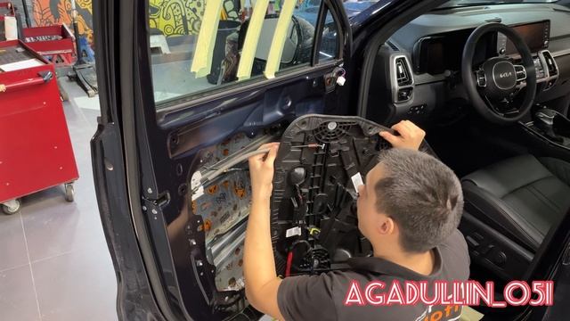 Kia Sorento 4 поколение(с2020-.) Снимаем дверные карты. Снимаем дверные обшивки. Дверные обивки.