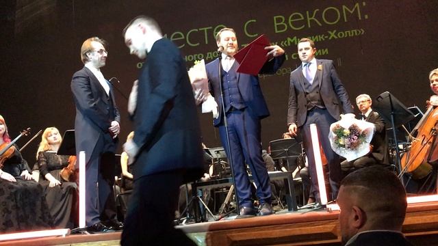 Торжественное открытие праздничного концерта ВМЕСТЕ С ВЕКОМ ...в театре Мюзик-Холл.2022 (2)