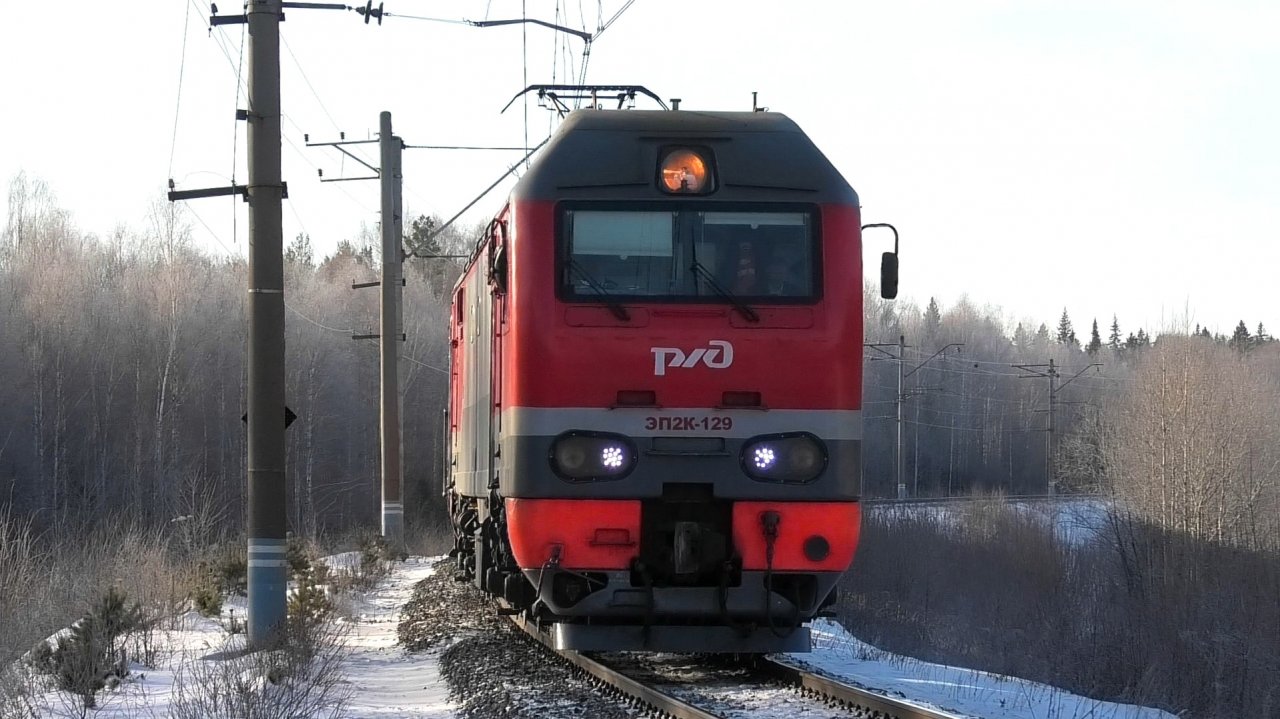 «Коротыш». ЭП2К-129 с пассажирским поездом Кисловодск – Екатеринбург
