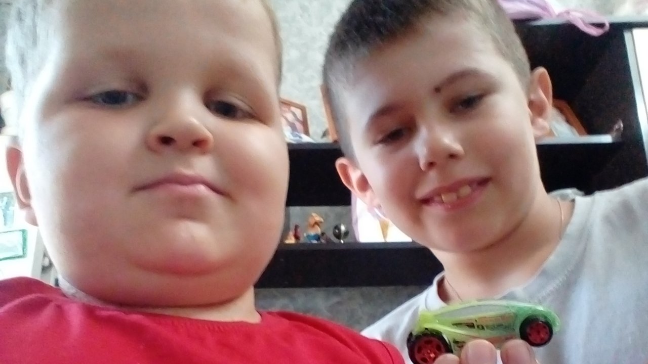 машинка хот вилс которая меняет цвет в воде