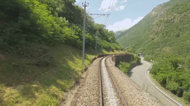 4k_60fps. Самый высокий железнодорожный альпийский переход в Европе (2253 м), Тирано - Санкт-Мориц.