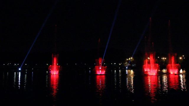 Москва. Дворец и парк Царицыно. Фестиваль Круг Света. Эпизод №13. Представление на воде.