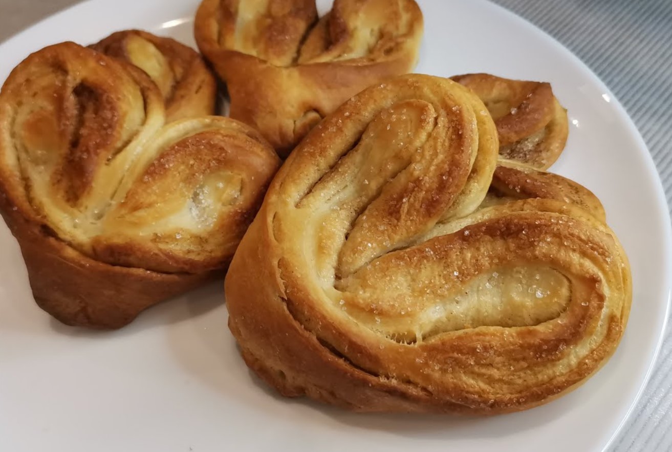 БУЛОЧКИ НА ПАСХУ. Булочки с сахаром и корицей. Рецепт пасхальной выпечки