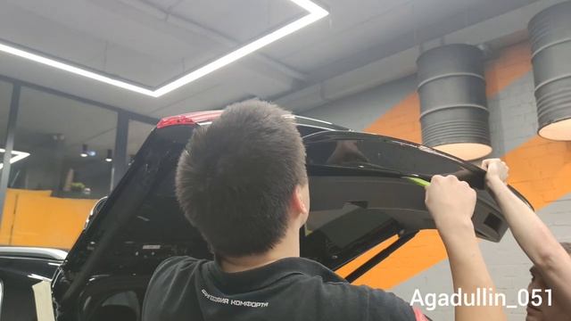 Volkswagen Touareg 2021. Как разобрать пятую дверь или крышка багажника_ Снимаем обивку. Железные щи