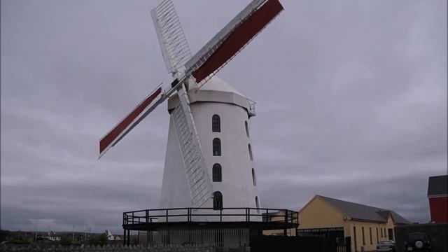 Крылья старой ветряной мельницы / Blennerville Windmill / Графство Керри / Ирландия