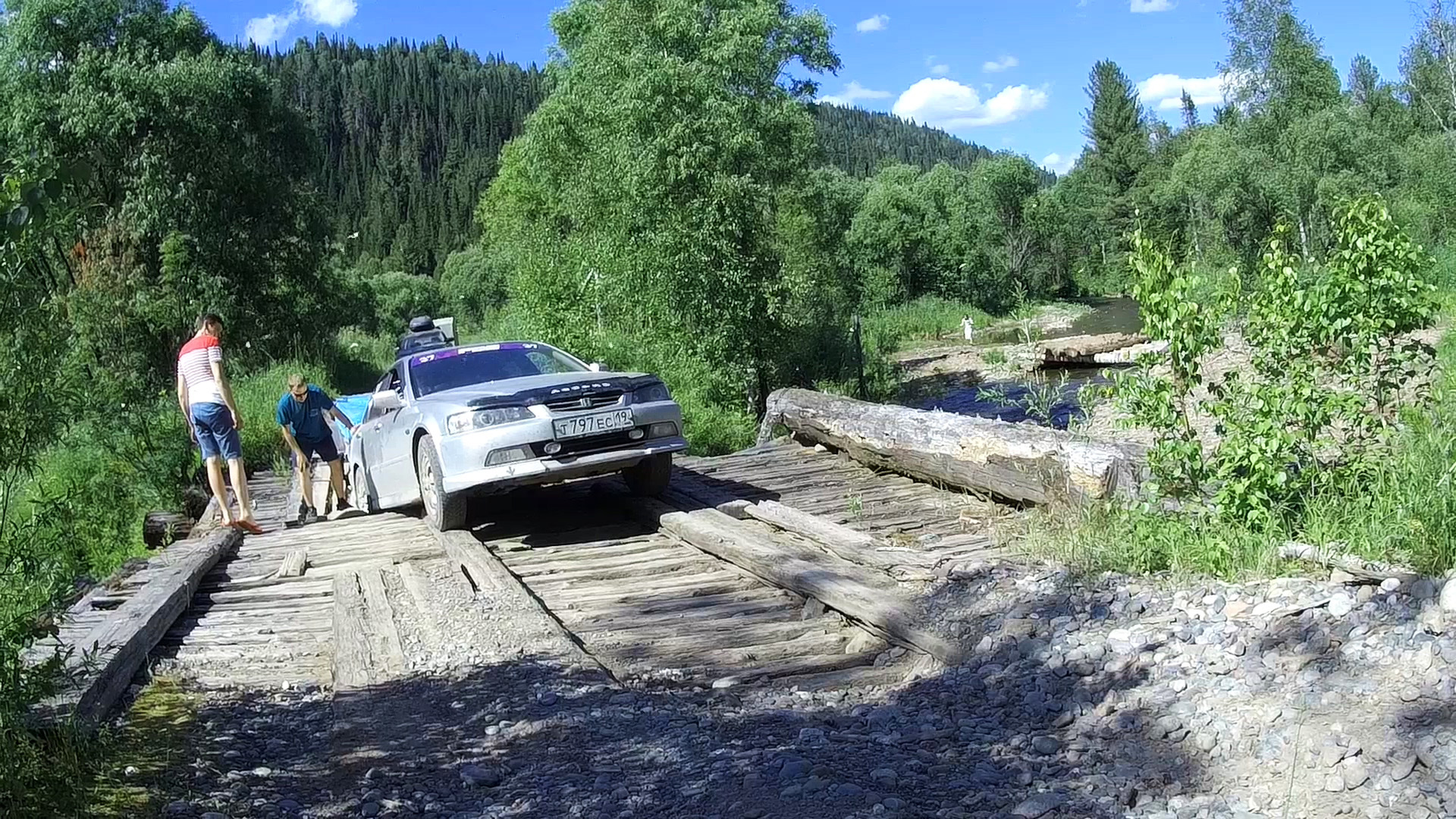 ПОХОД ПО ГОРНОЙ РЕКЕ В СИБИРИ | ТЕРМАЛЬНЫЙ ИСТОЧНИК Ч-1