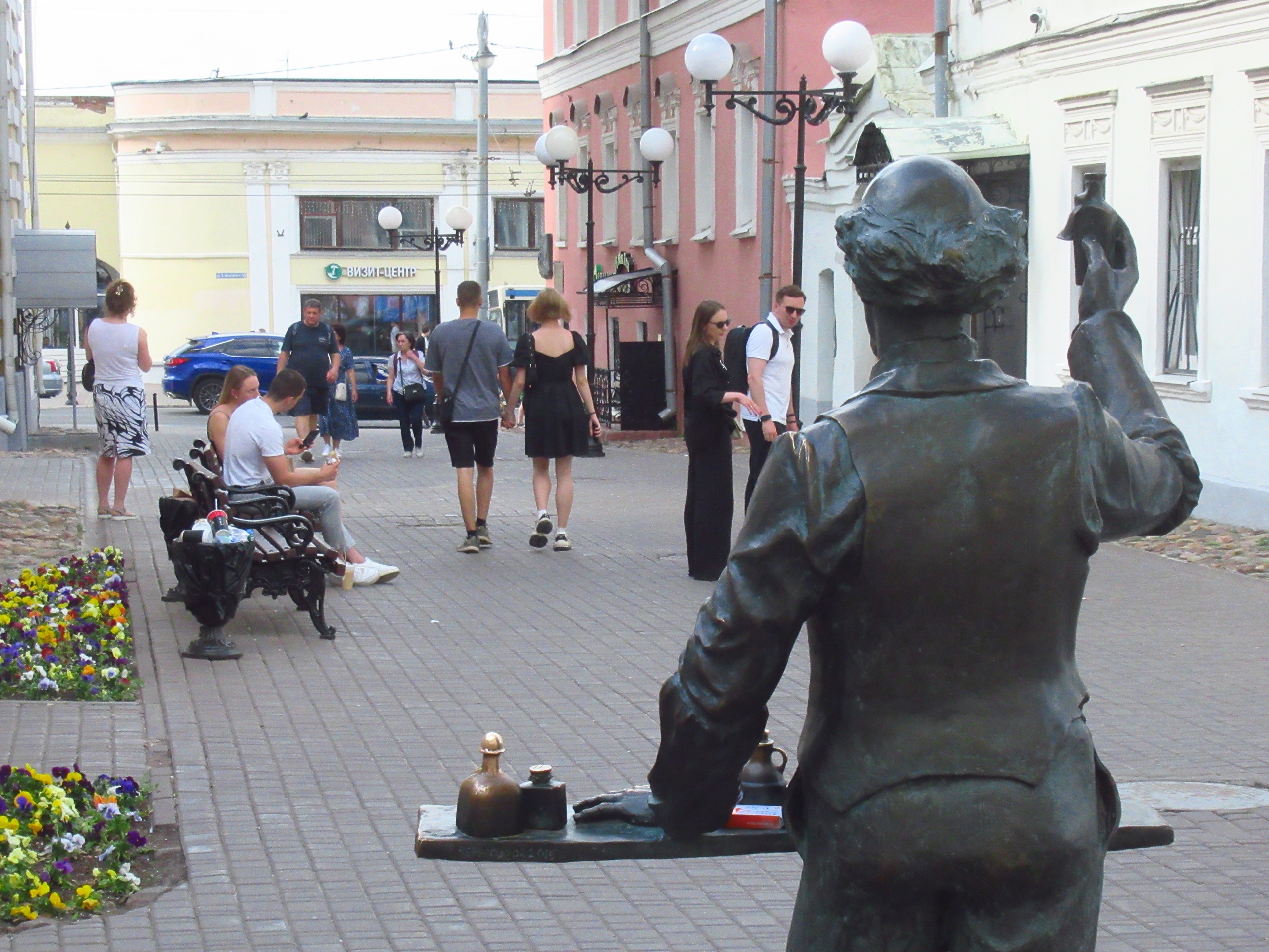 "ЛЮДИ В КАДРЕ"... (Фото Юрия СИЗОВА (Владимир), музыка - "БЕЛЫЙ ДЕНЬ" - "КЛЮКВА ШОУ")