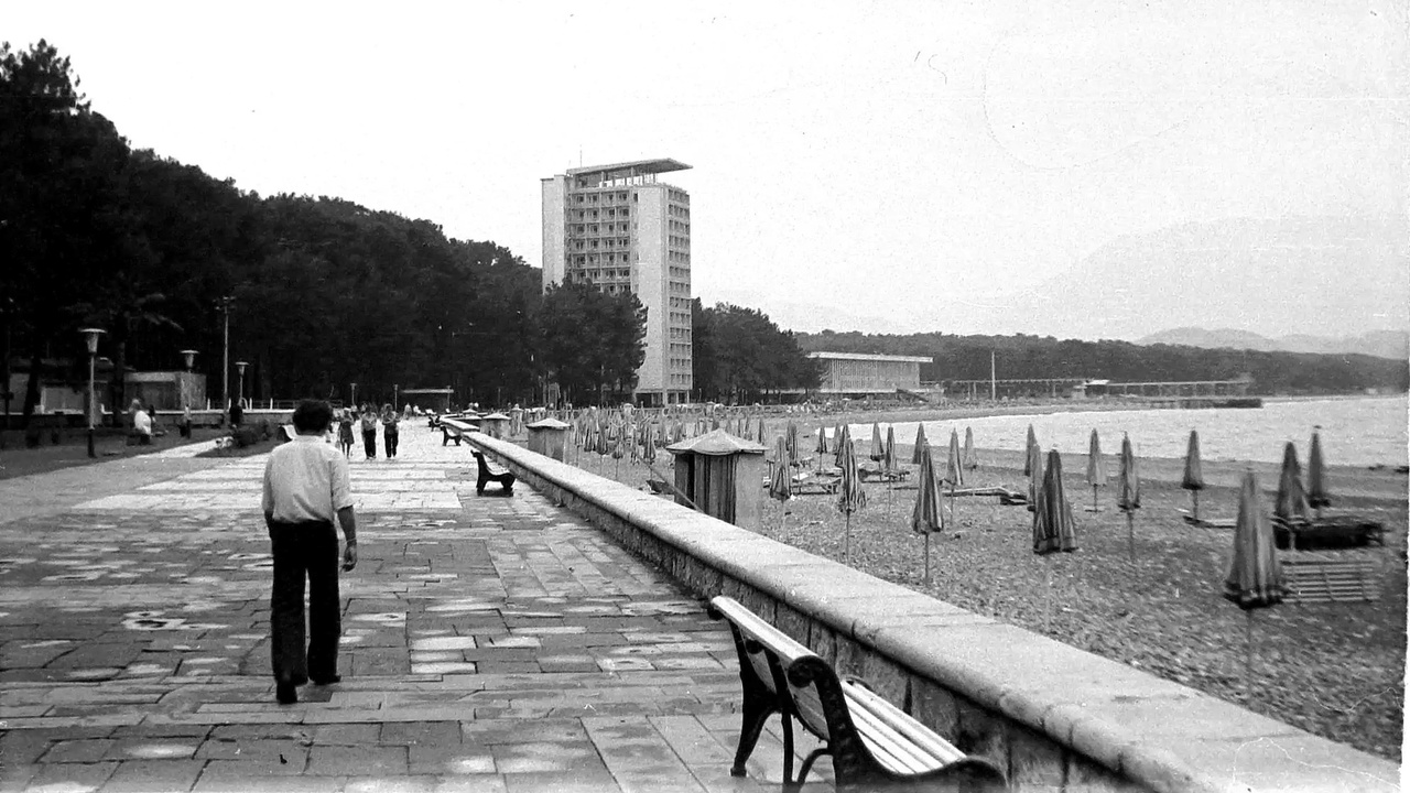 Пицунда, часть 2. Советские здравницы - остатки былой роскоши