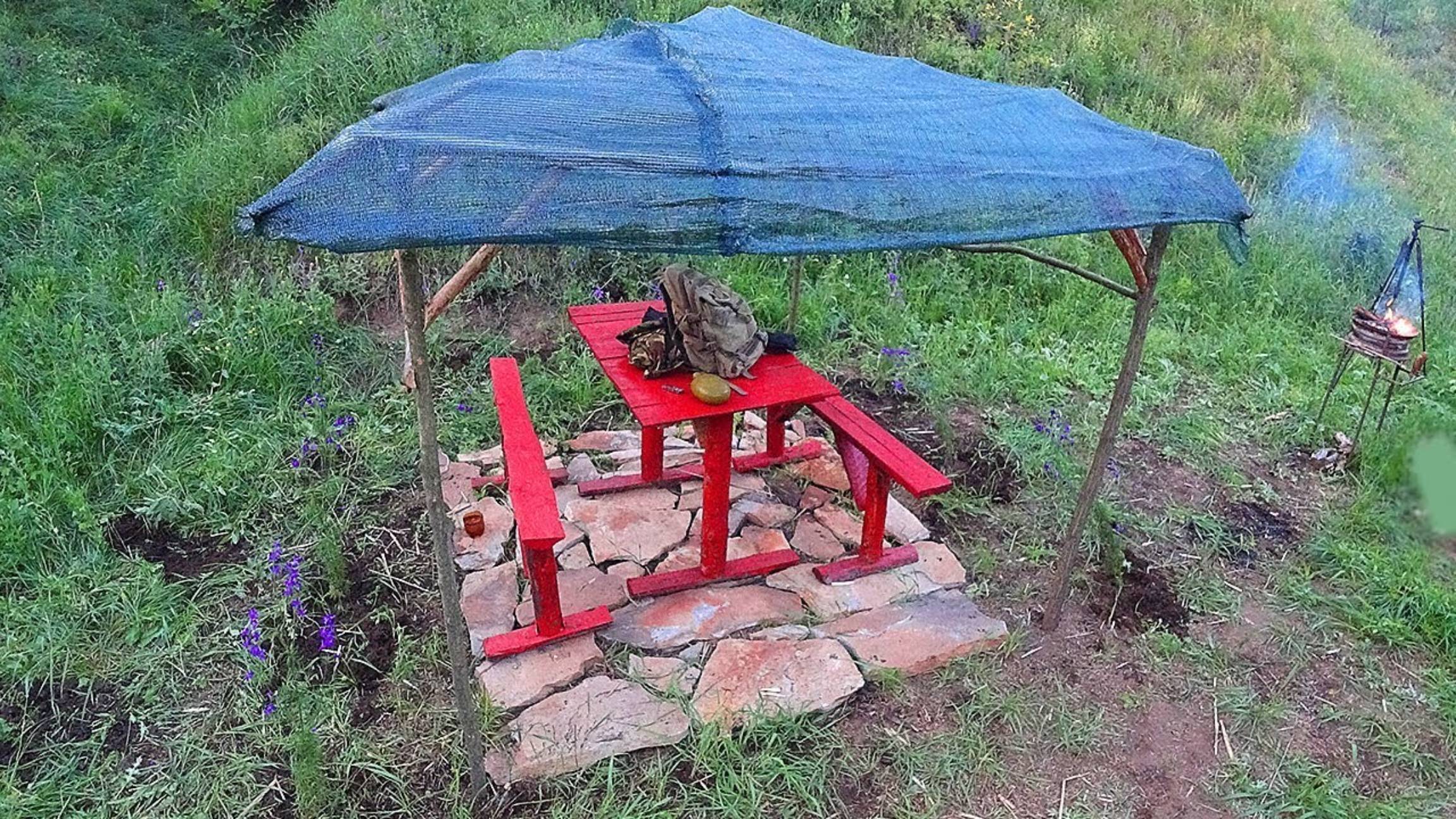 Строю Хижину 4 часть. 2020. Перекрыл крышу. Жарю баранину. Запекаю картошку. Волкмикс.