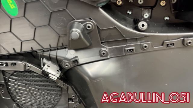 Geely Monjaro как снять дверные карты? Как снять дверные обивки? Как снять дверные обшивки