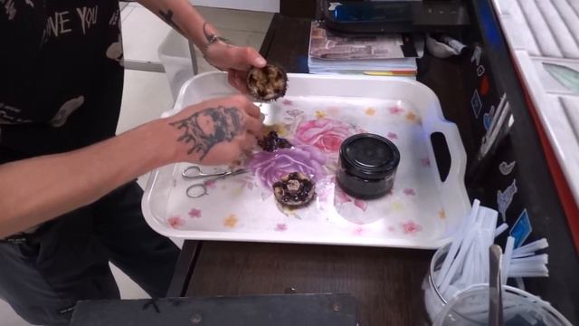 Рыбный рынок и магазины. Петропавловск-Камчатский. Цены. Пробуем живые морские деликатесы..mp4