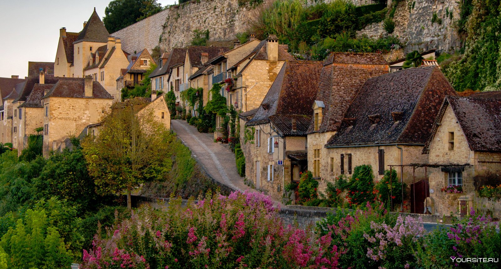 Восстановленная красота*   Saint-Montan medieval village of Ardeche