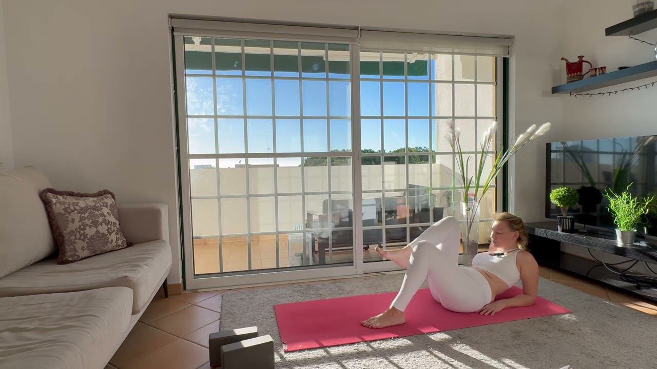 Йога для здорового позвоночника и красивой осанки