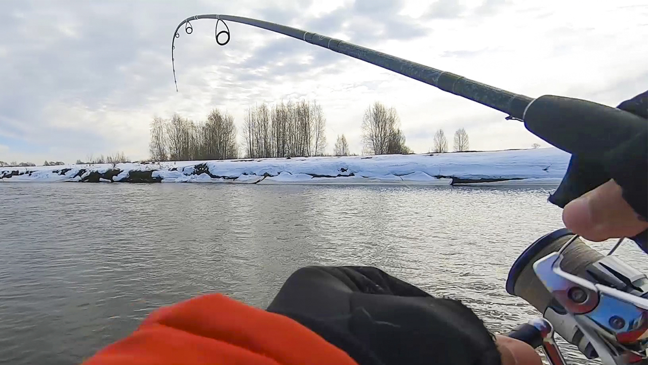 ДАЛИ УЛОВИСТЫЙ спиннинг и ПОПЁРЛО! Щука и налим! Рыбалка в 2022