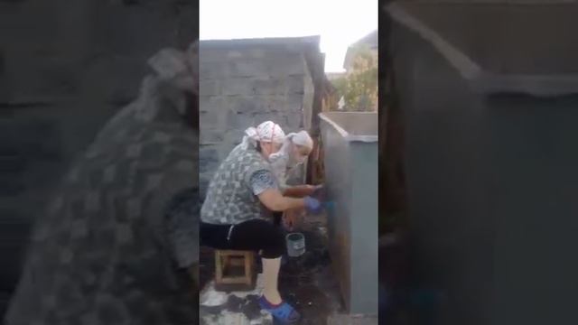 #shorts В Сибирской деревне .Моя тетя на субботнике ..mp4