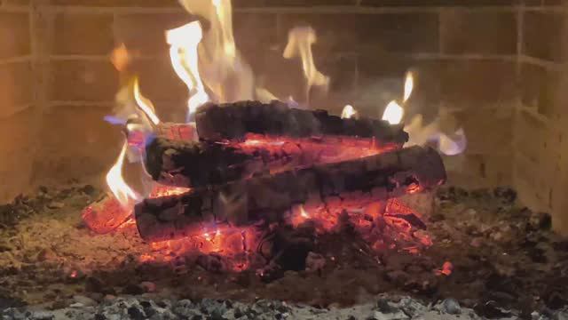 Очарование тлеющего пламени...