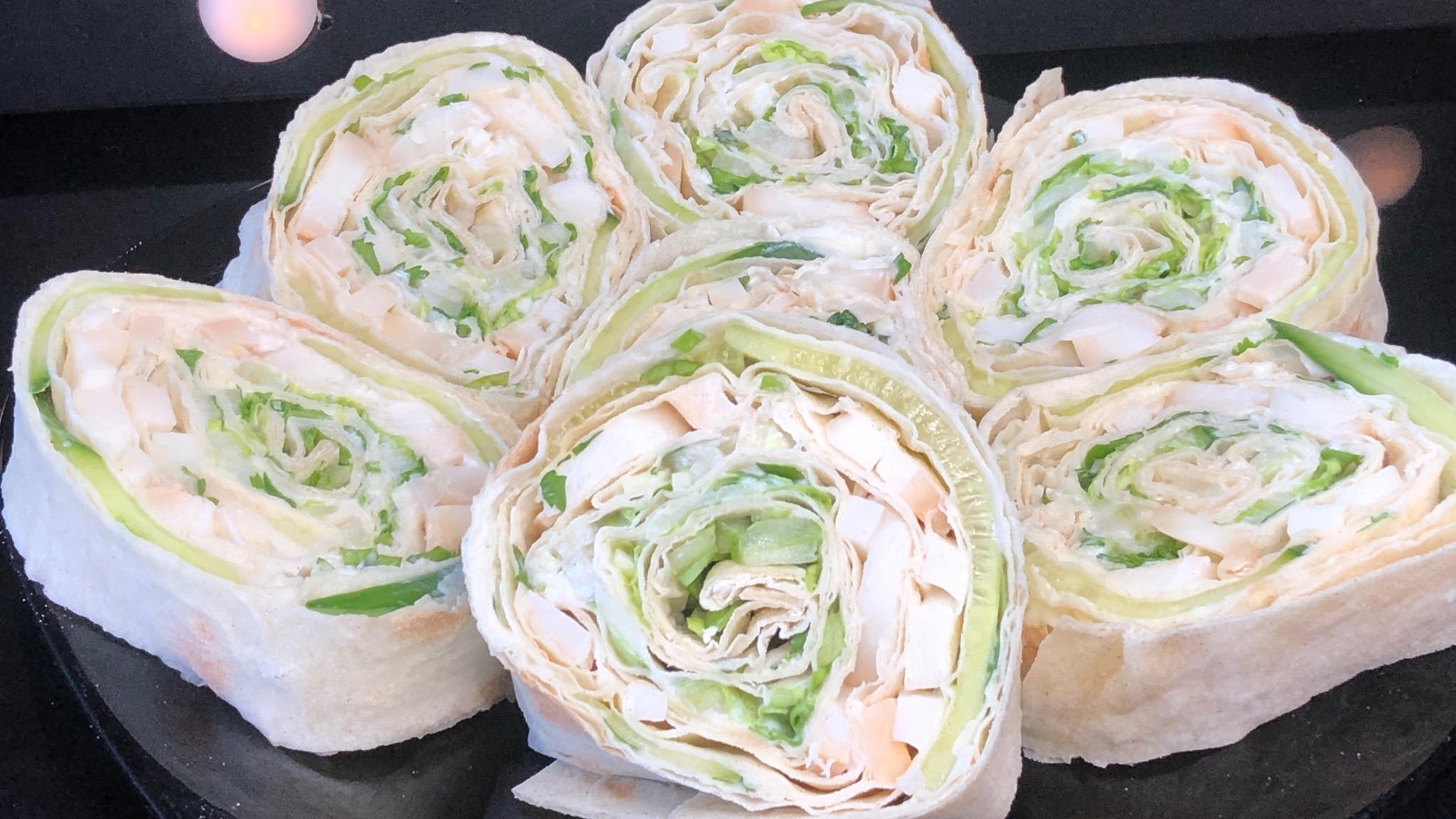 Лаваш с копченым кальмаром, огурцом и пекинской капустой | лаваш рецепты | рецепты просто.mp4