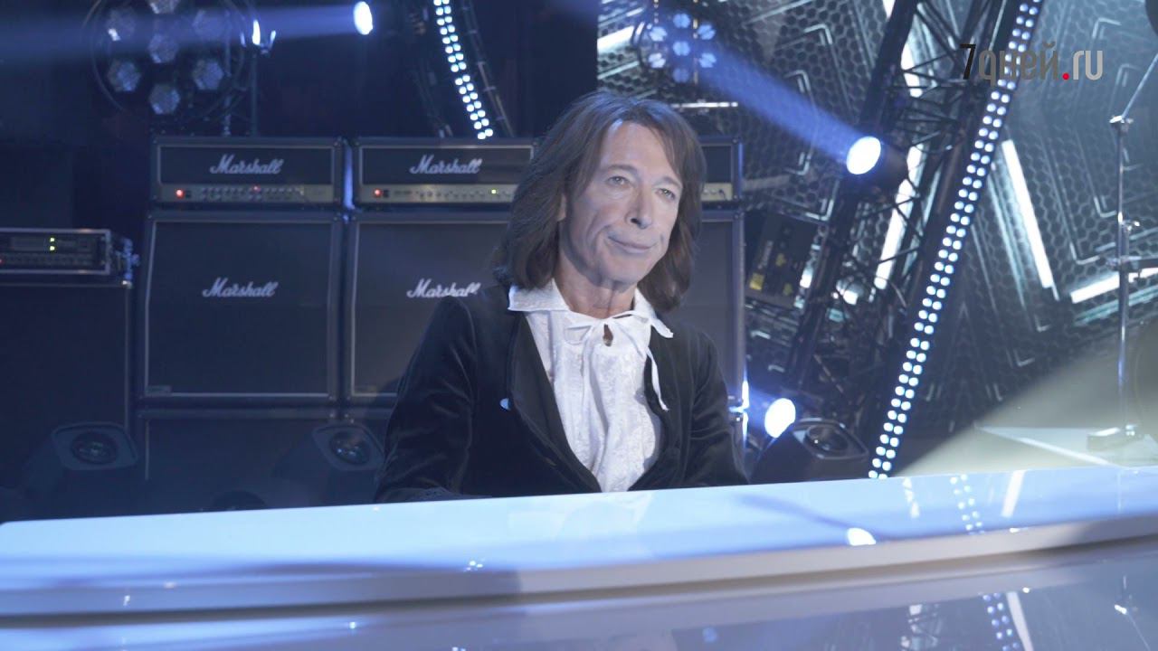 Ковальчук, Топурия, Дайнеко и другие звезды в ошеломляющих нарядах на новогоднем концерте