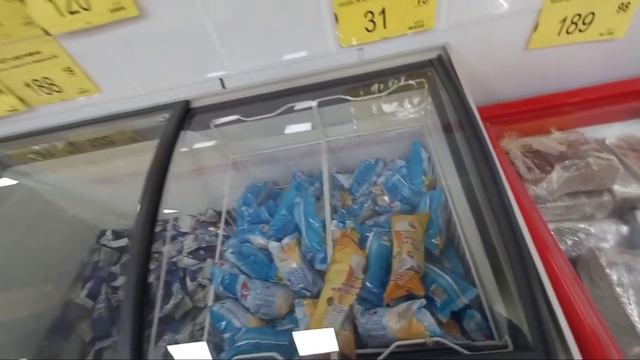 Магазин "Светофор": клубника, кроссовки, кухонный гарнитур, огурцы, мандарины, скумбрия, язь