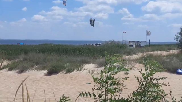 Застряли в песках только трактор