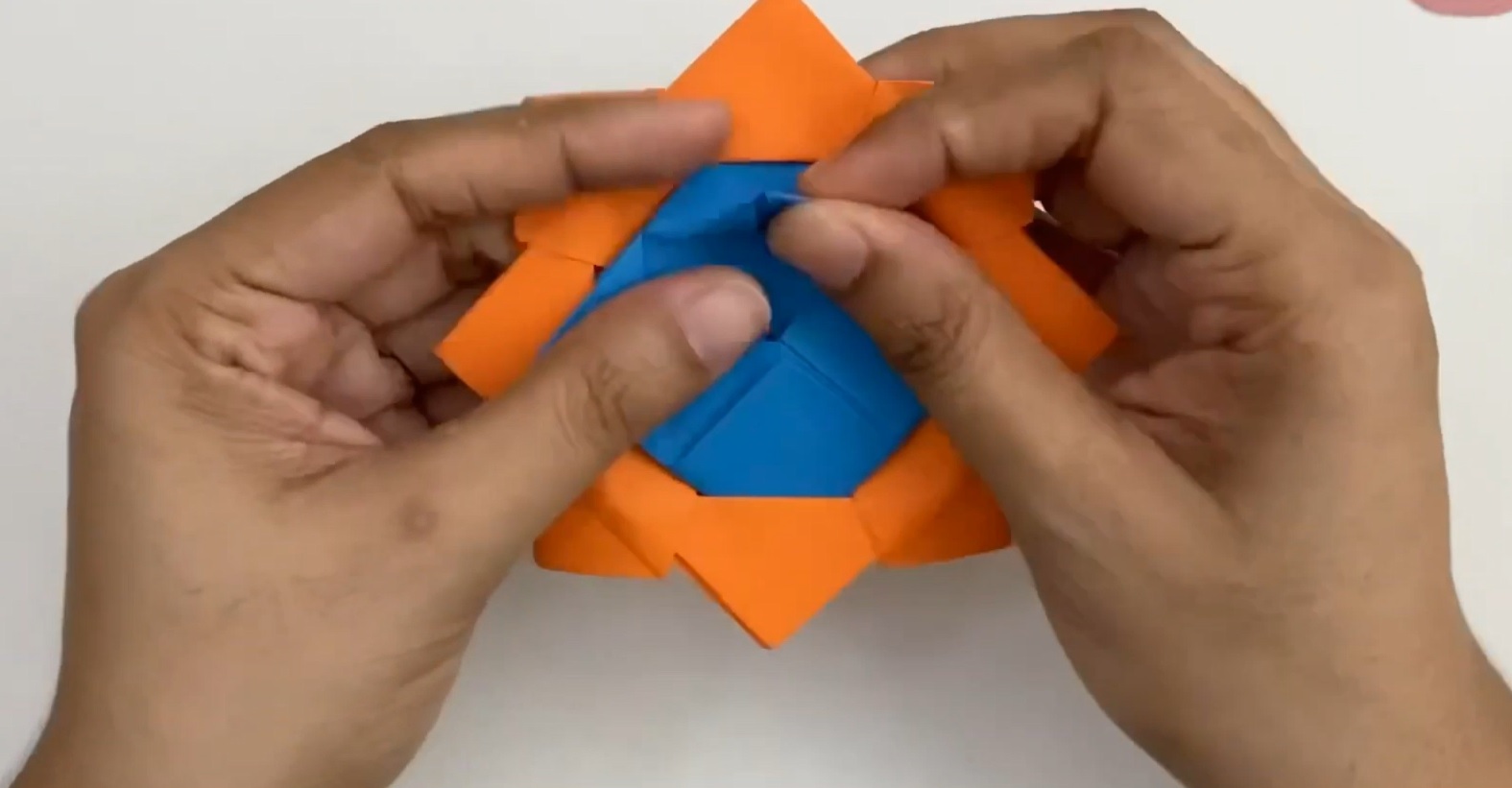 Учимся делать  юлу к из бумаги своими руками! ОРИГАМИ, Поделки из бумаги \\ Origami Craft