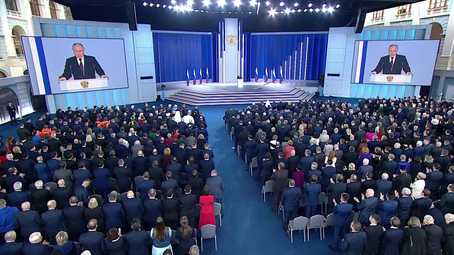 Президент поблагодарил всех, кто помогает фронту - Россия 1