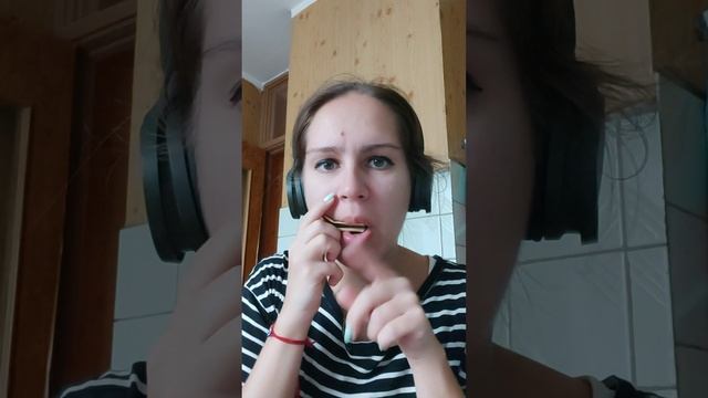 Natalia Lin Mo – Игра на варгане 02 / Jaw harp playing 02