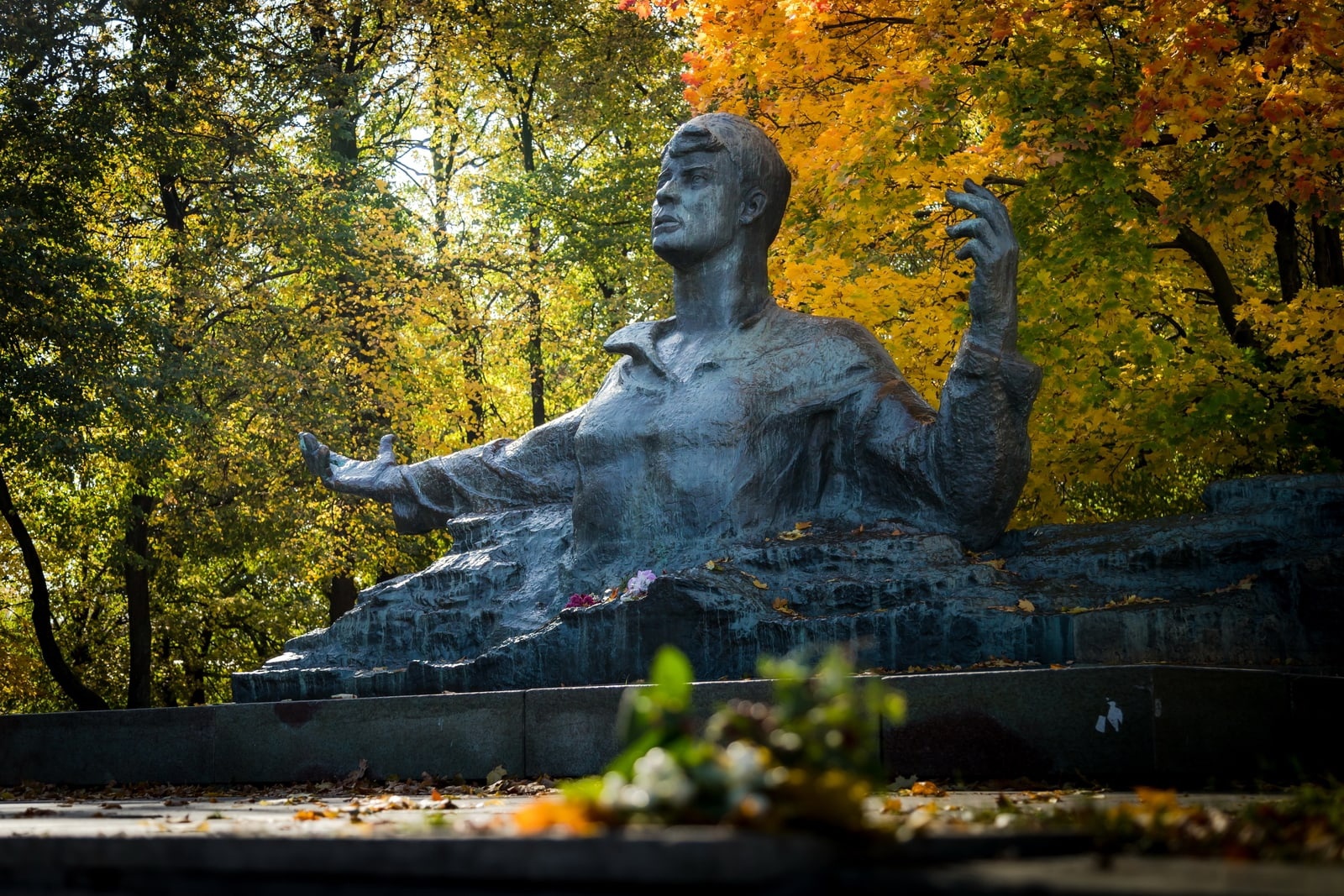 "Я ПОКИНУЛ РОДИМЫЙ ДОМ"... (Фото Юрия Морозова (Рязань) - Текст читает Алексей Дубровский)