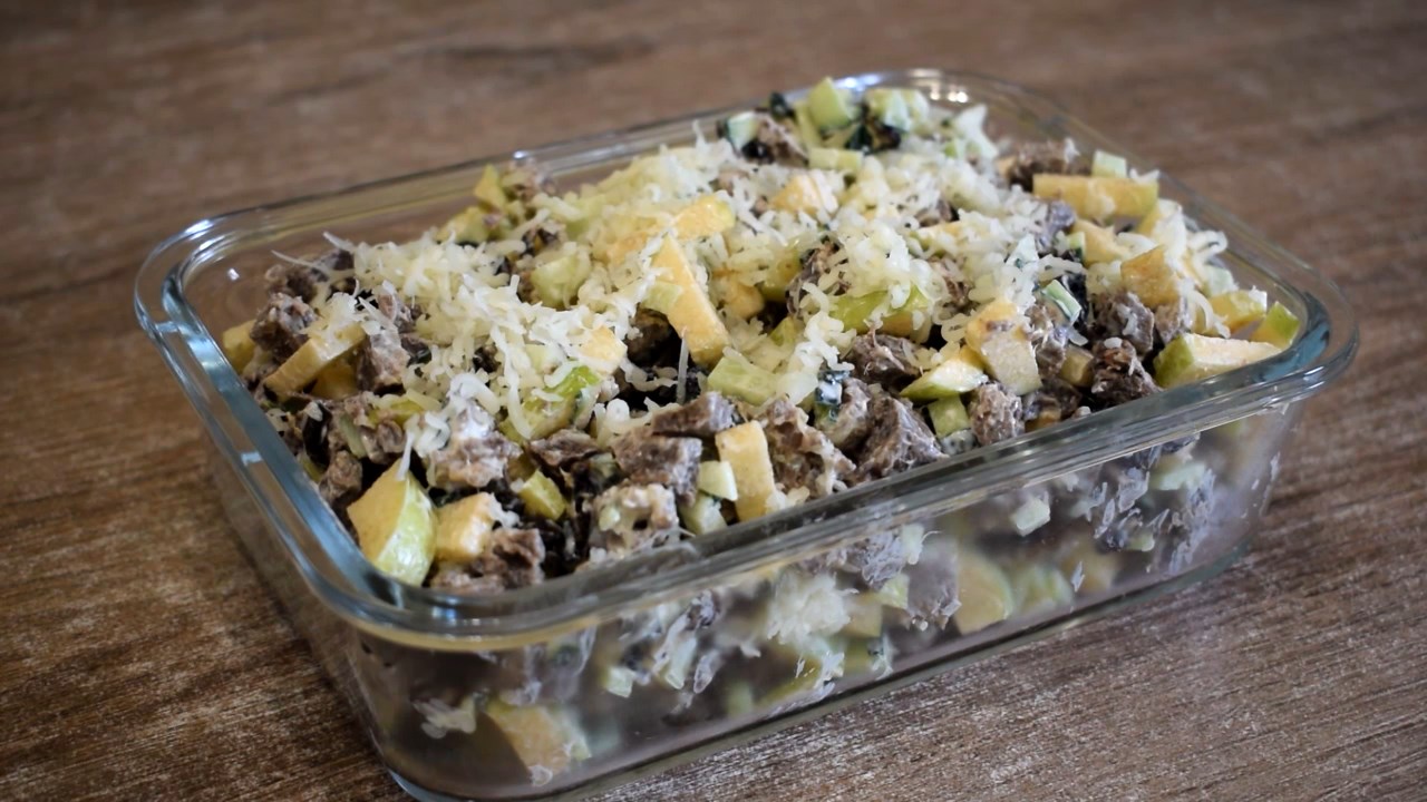 НОВЫЙ САЛАТ! СОХРАНЯЙТЕ РЕЦЕПТ СРАЗУ Это просто БОМБА Салат ПОКОРЯЕТ Всех кто попробует ОЧЕНЬ ВКУСНО