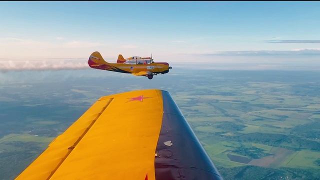 Поздравление с "Днем России" от пилотажной группы "Первый Полёт"