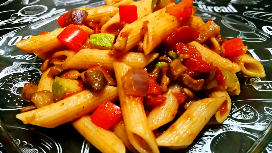 ПАСТА ПЕННЕ РИГАТЕ С ГРИБАМИ И СРЕДИЗЕМНОМОРСКИМИ ОВОЩАМИ / Вкусное и быстрое итальянское блюдо