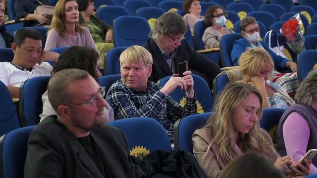 Торжественная встреча выпускников ДВФУ в честь 60-летия журналистского образования на ДВ.