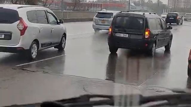 Поцелуй любви на мосту, ммм, романтика ))) (ДТП)