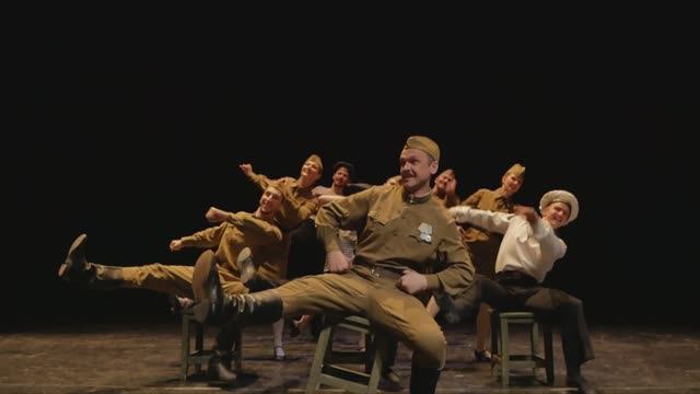 "Песенка фронтового шофера". Всё для фронта!Всё для победы!