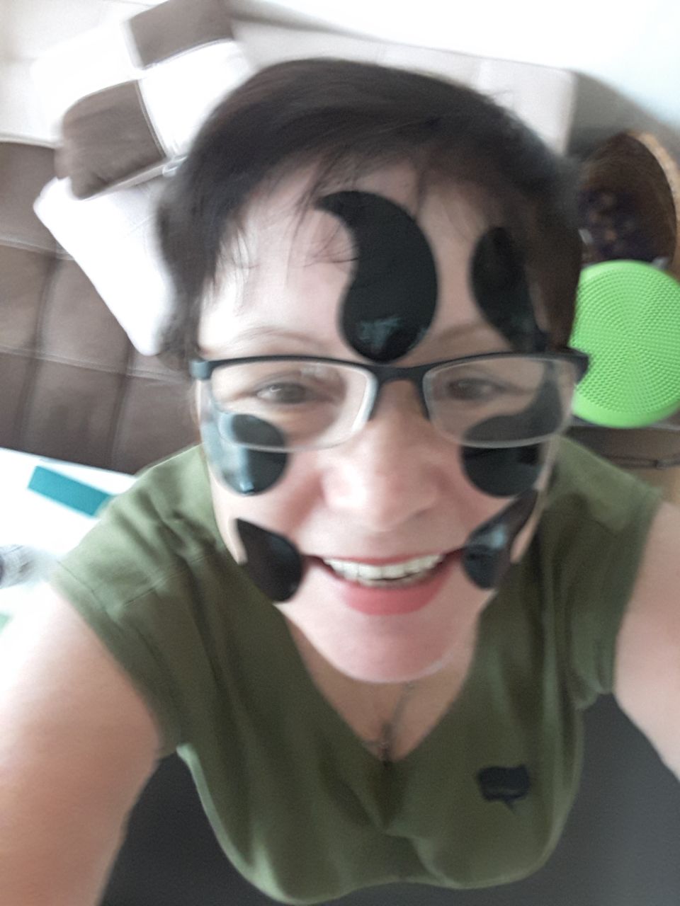 Патчи для глаз с черной икрой Black Caviar Hydrogel Eye Patch.
Против морщин, для любого возраста.